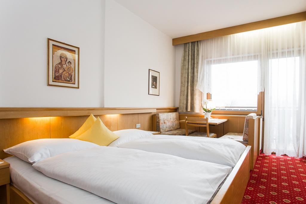 Hotel Alexandres Eppan an der Weinstraße Exteriör bild
